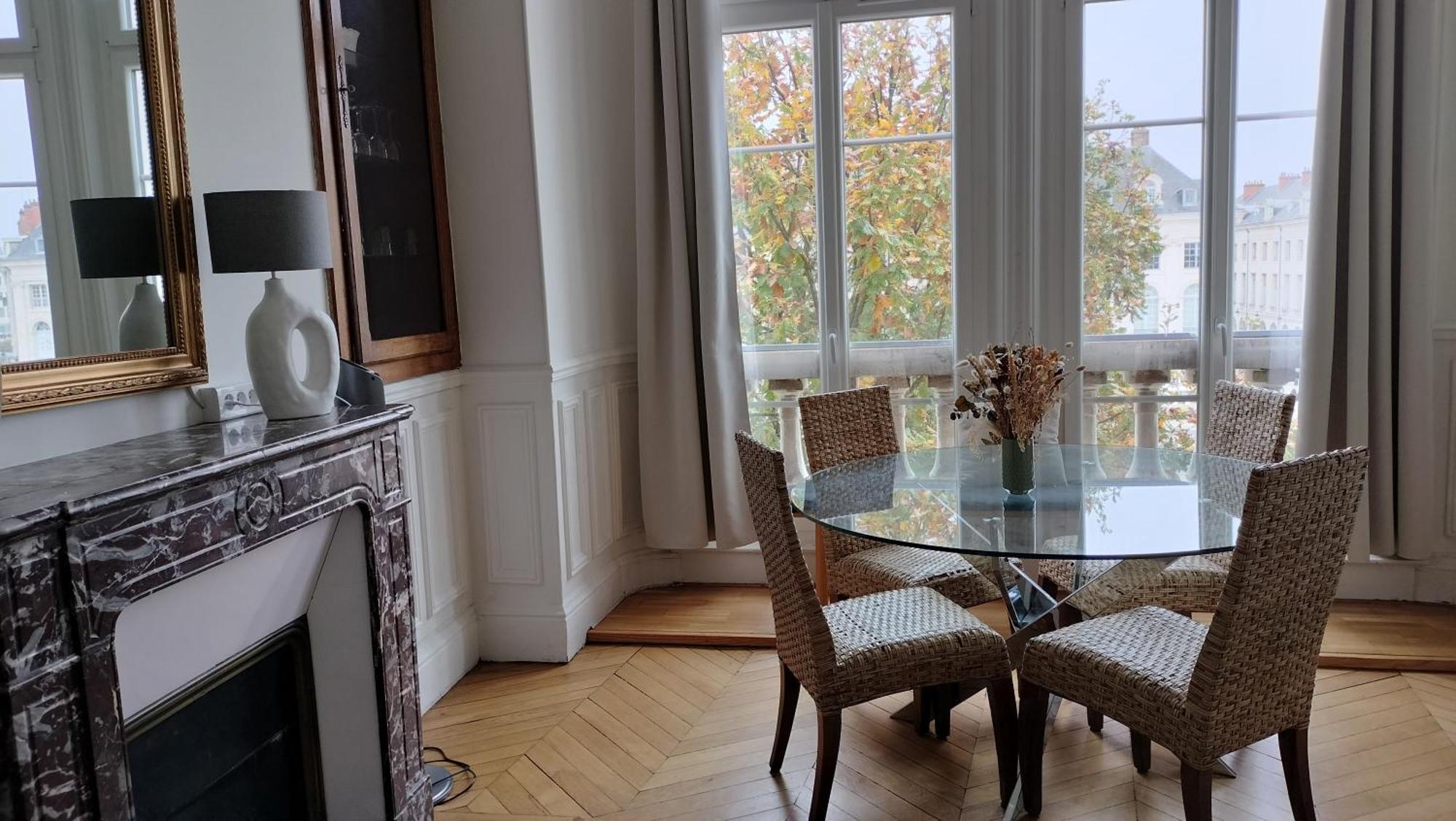 Appartement Avec Belle Vue Sur La Place Du Martroi ออร์เลออง ภายนอก รูปภาพ